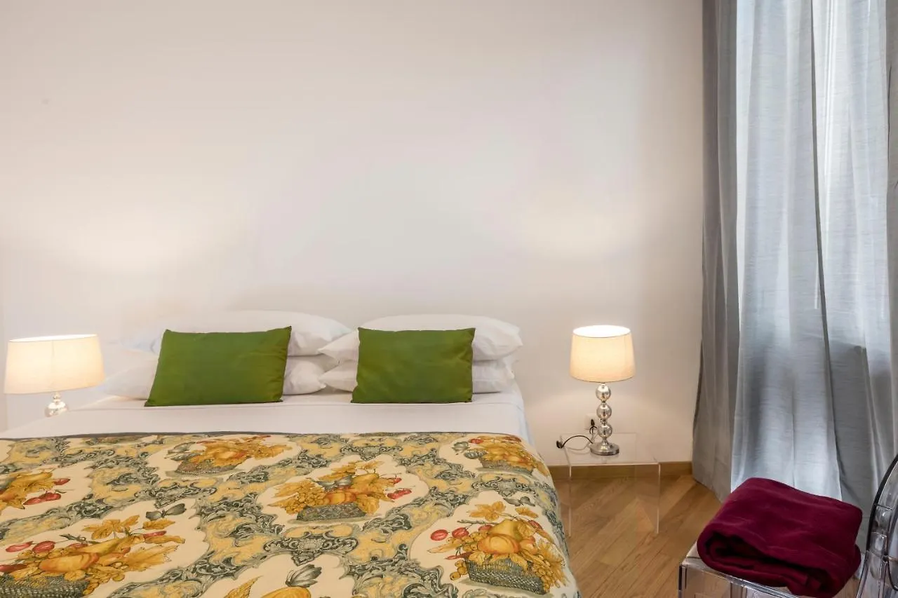 Apartment Downtown_Blossom With Small Terrace Rome Italy